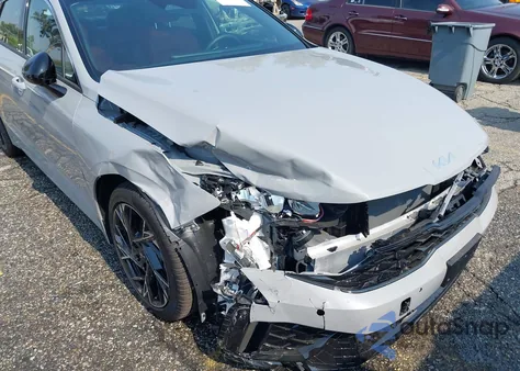 2025 Kia K5 Gt Line z USA, uszkodzony, nr VIN KNAG64J71S5395499